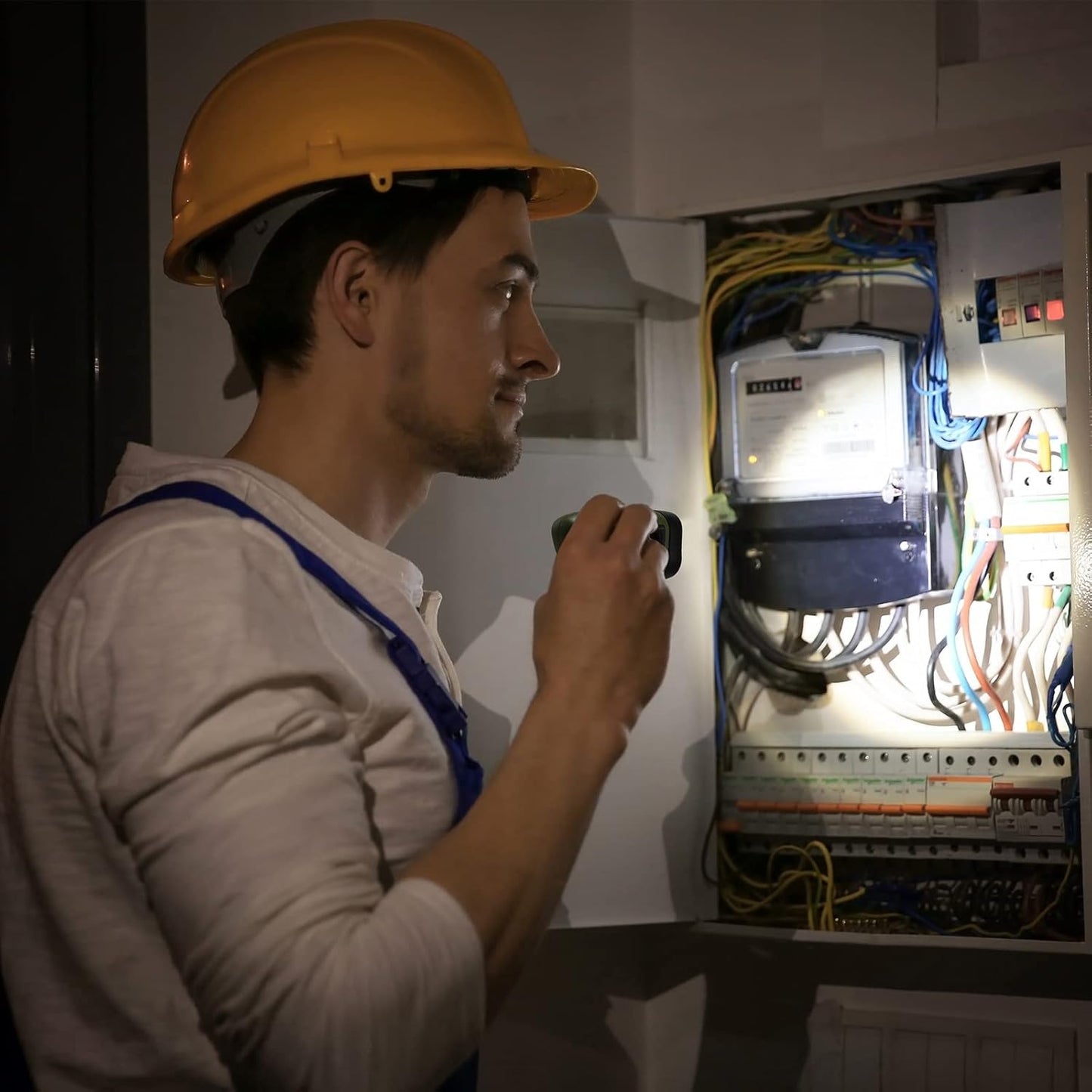 SolarCrank Survival Flashlights - Rechargeable LED Emergency Light w/ Carabiner - Solar crank flashlight Readi Gear