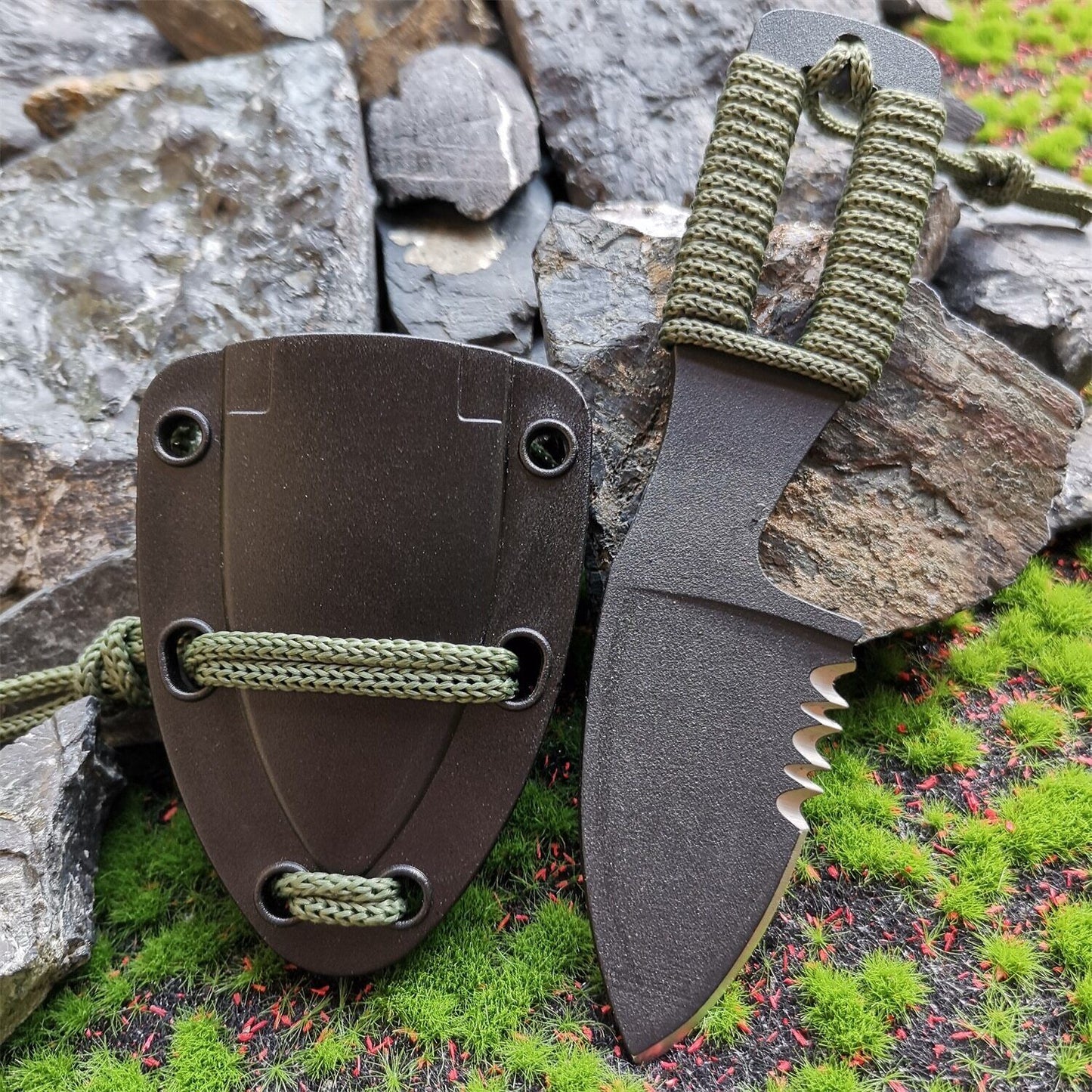 Survivor's Necklace Knife – Stainless Steel Paracord Multi-Tool - Necklace knife Readi Gear